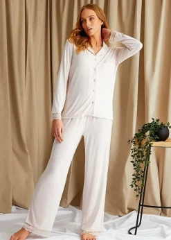 Cheap Pretty You London Bamboo Lace Pyjama Set Powder Puff